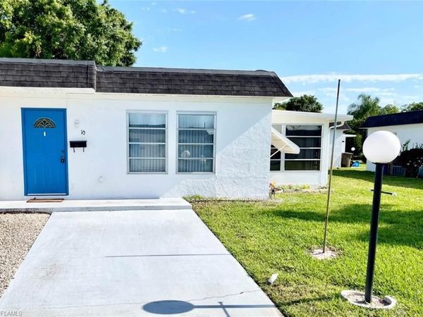 10 Temple CT, LEHIGH ACRES, FL 33936