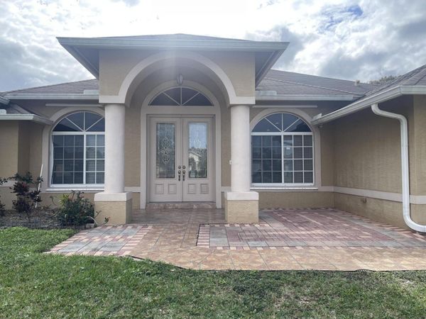 1072 SW Castaneda Lane, Port St. Lucie, FL 34953