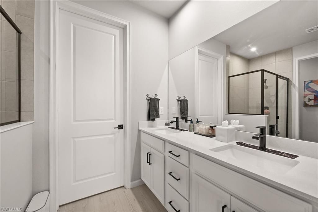 10353 Bonavie Cove Dr, Fort Myers, FL 33966 Photo