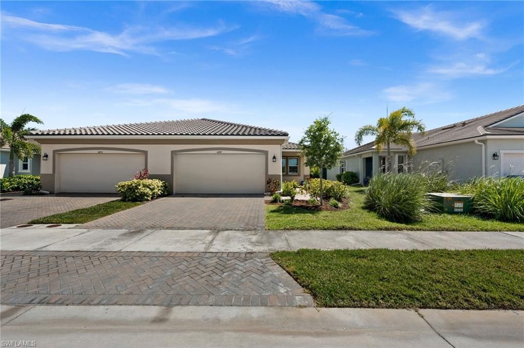 10353 Bonavie Cove Dr, Fort Myers, FL 33966 Photo