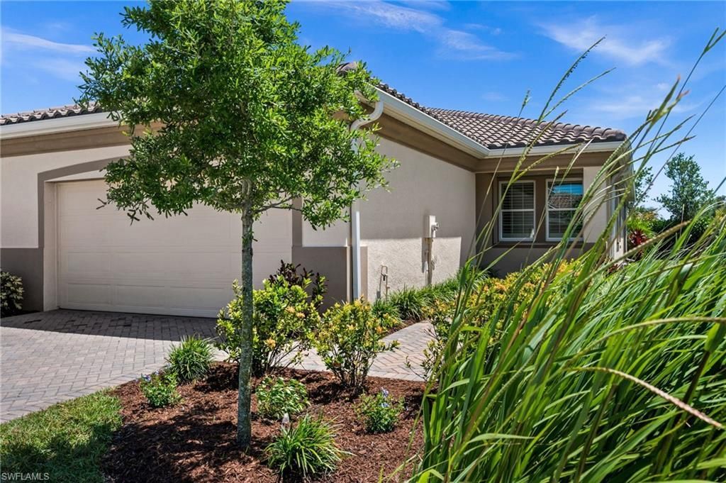 10353 Bonavie Cove Dr, Fort Myers, FL 33966 Photo