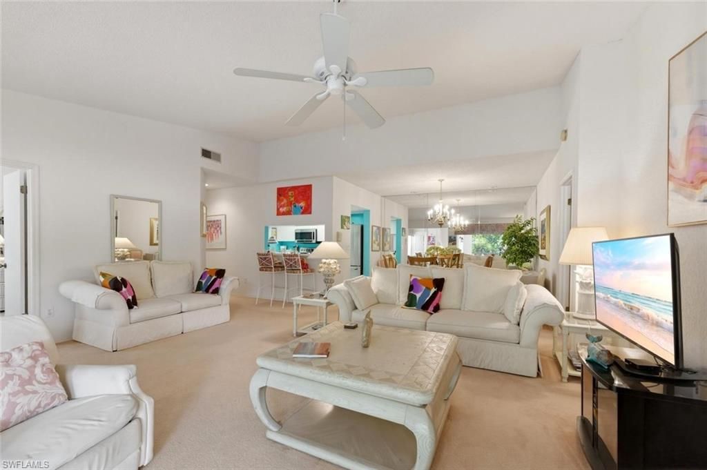 110 Siena Way, Unit 206, Naples, FL 34119 Photo