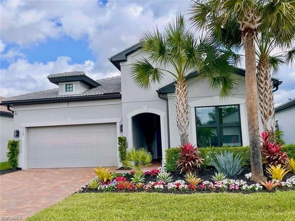 9729 Everglades DR, NAPLES, FL 34120