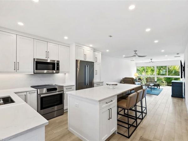 618 Broad AVE S, Unit J618, NAPLES, FL 34102