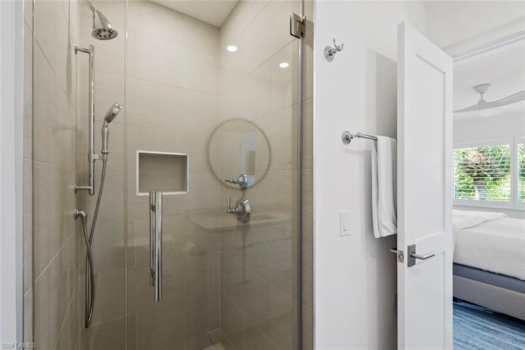 618 Broad Ave S, Unit J618, Naples, FL 34102 Photo