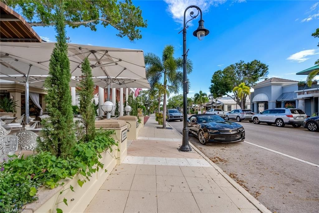 618 Broad Ave S, Unit J618, Naples, FL 34102 Photo