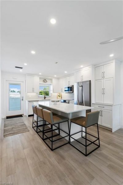 618 Broad Ave S, Unit J618, Naples, FL 34102 Photo