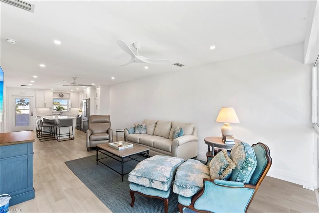 618 Broad Ave S, Unit J618, Naples, FL 34102 Photo