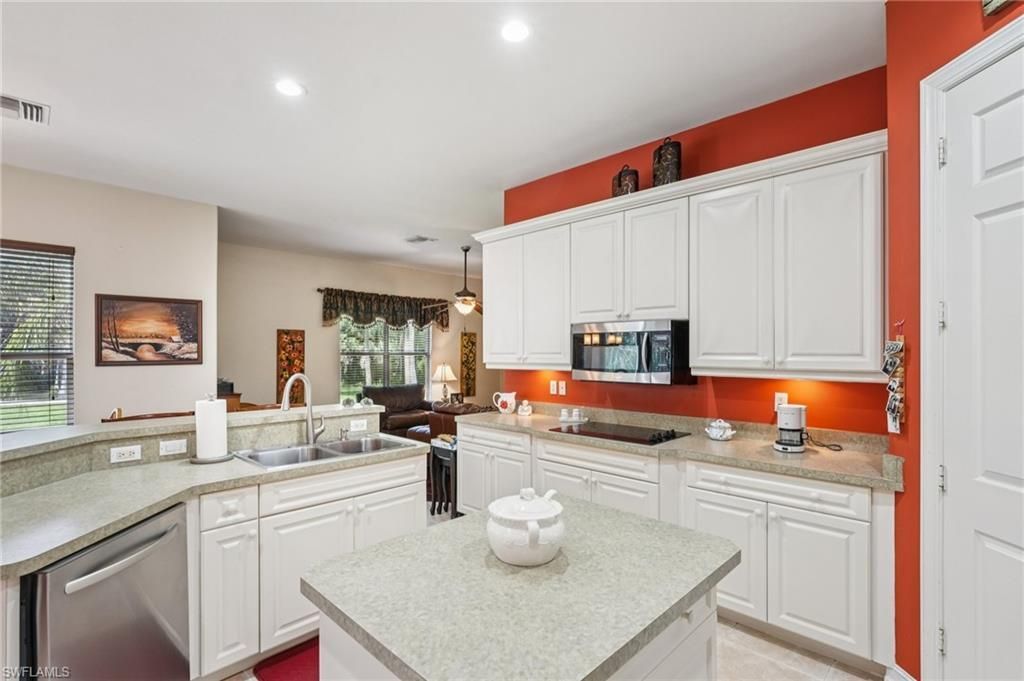 2621 Golden Gate Blvd W, Naples, FL 34120 Photo