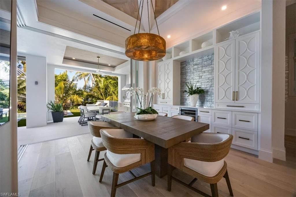 493 8th Ave S, Naples, FL 34102 Photo