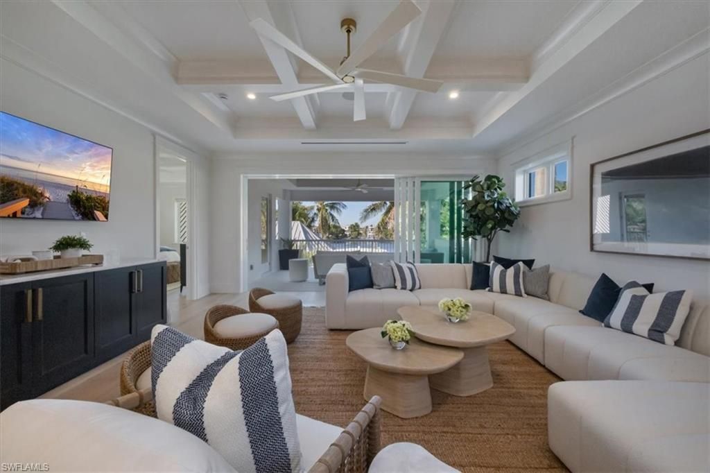 493 8th Ave S, Naples, FL 34102 Photo