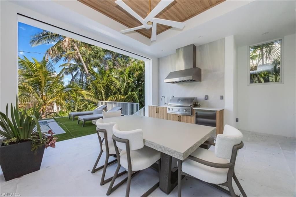 493 8th Ave S, Naples, FL 34102 Photo