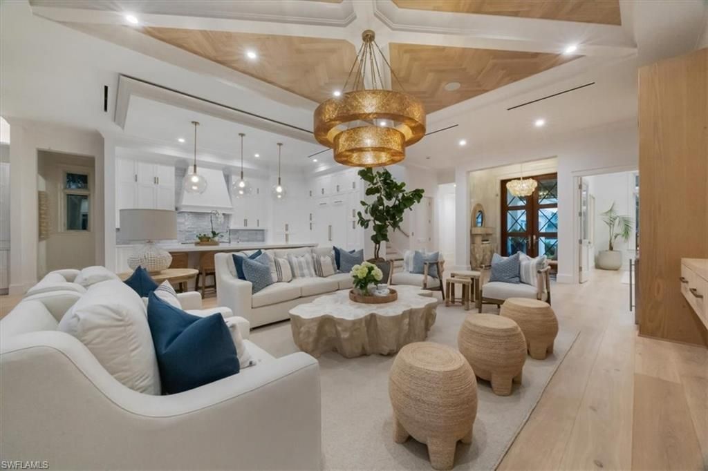 493 8th Ave S, Naples, FL 34102 Photo