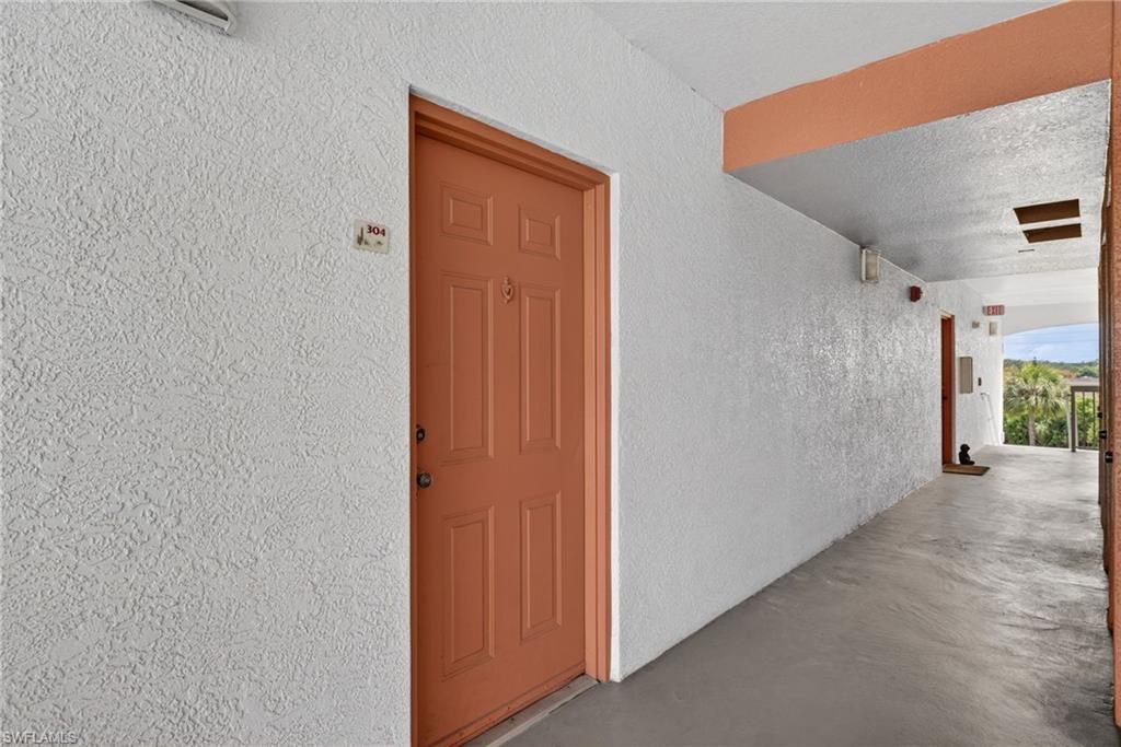 6481 Aragon Way, Unit 304, Fort Myers, FL 33966 Photo