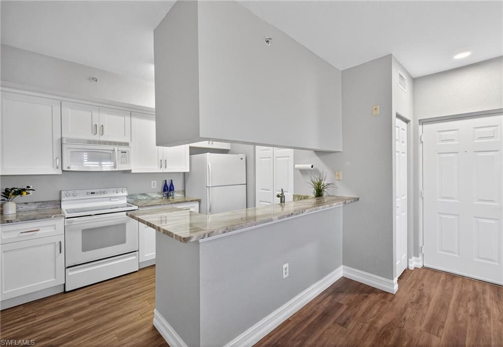 6481 Aragon Way, Unit 304, Fort Myers, FL 33966 Photo