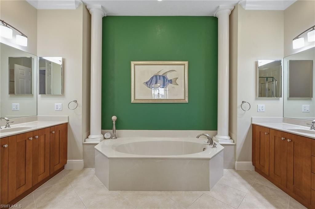 9219 Corfu Ct, Unit 201, Naples, FL 34114 Photo
