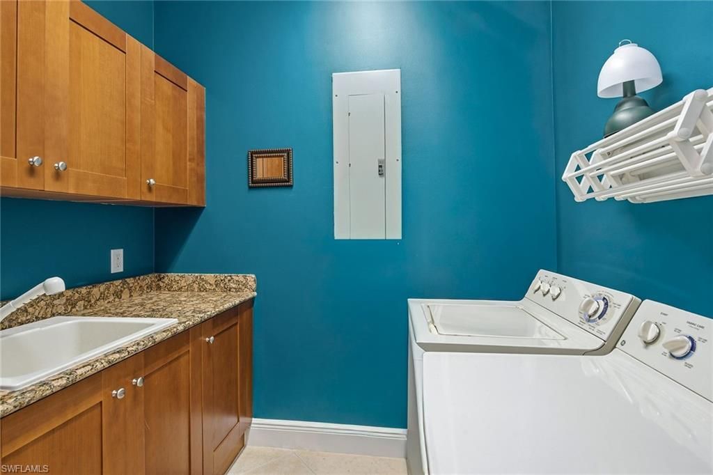 9219 Corfu Ct, Unit 201, Naples, FL 34114 Photo
