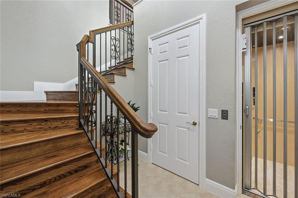 9219 Corfu Ct, Unit 201, Naples, FL 34114 Photo