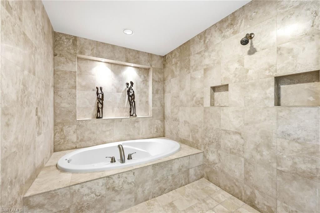 265 Indies Way, Unit 701, Naples, FL 34110 Photo