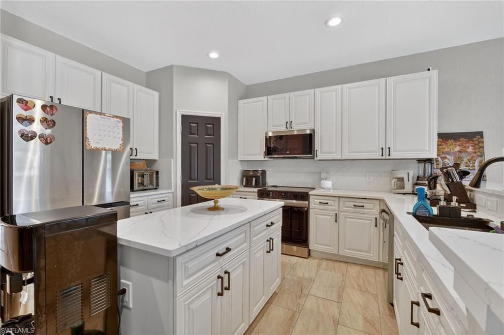 2645 Fishtail Palm Ct, Naples, FL 34120 Photo