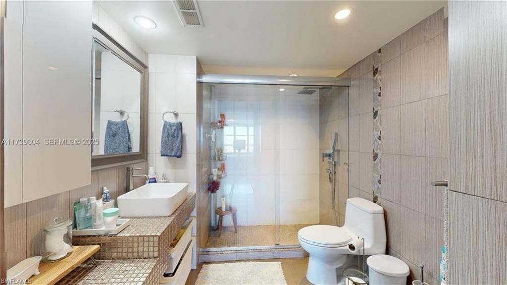 600 N Three Slands Blvd , Unit 803, Hallandale, FL 33009 Photo