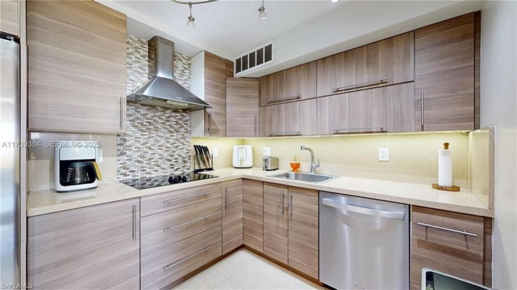 600 N Three Slands Blvd , Unit 803, Hallandale, FL 33009 Photo