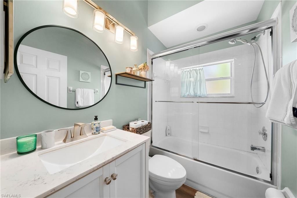 565 Windsor Sq, Unit 202, Naples, FL 34104 Photo