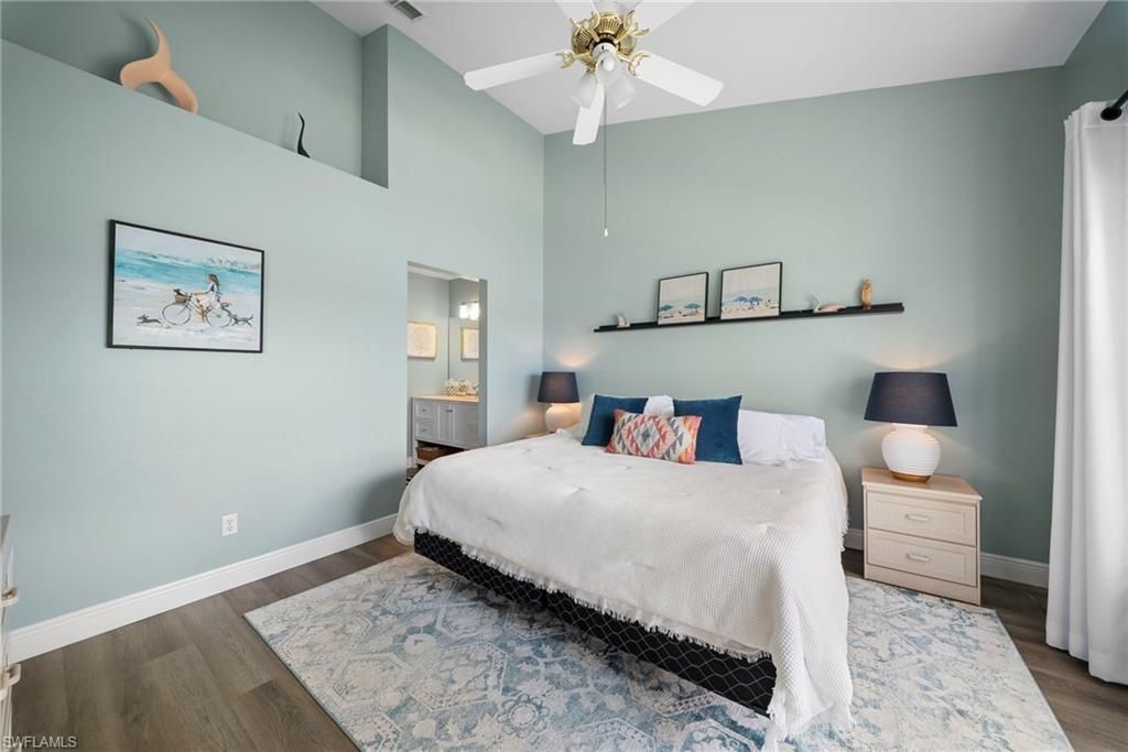 565 Windsor Sq, Unit 202, Naples, FL 34104 Photo