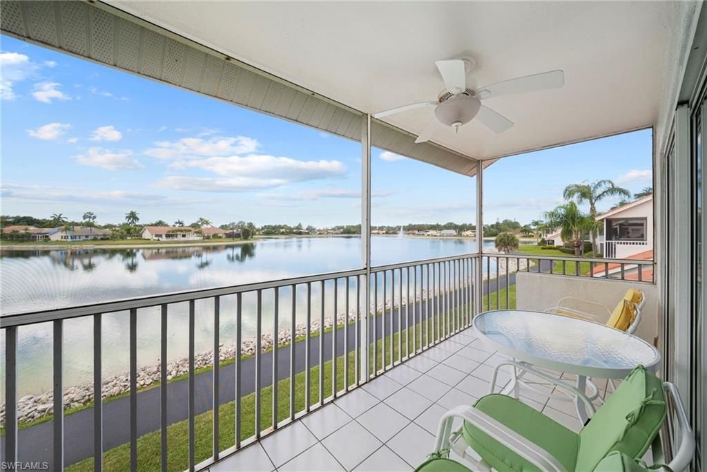 565 Windsor Sq, Unit 202, Naples, FL 34104 Photo