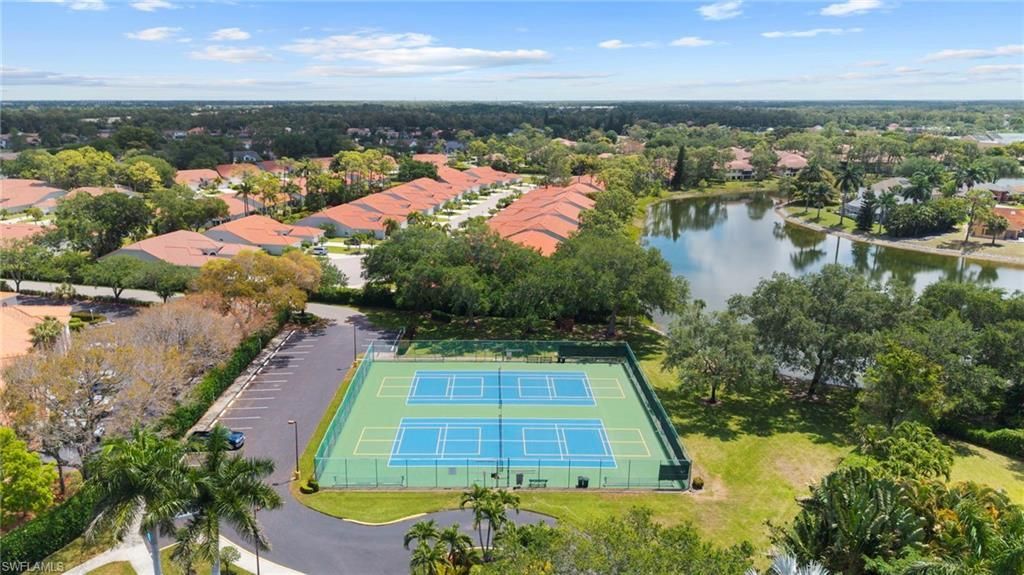 565 Windsor Sq, Unit 202, Naples, FL 34104 Photo