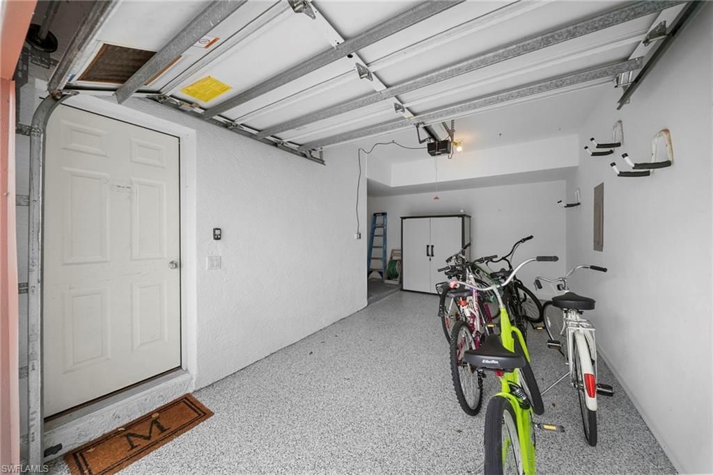 565 Windsor Sq, Unit 202, Naples, FL 34104 Photo