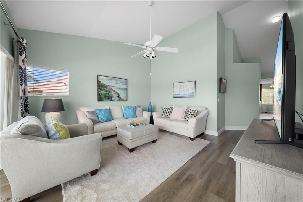 565 Windsor Sq, Unit 202, Naples, FL 34104 Photo