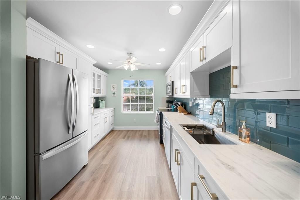 565 Windsor Sq, Unit 202, Naples, FL 34104 Photo
