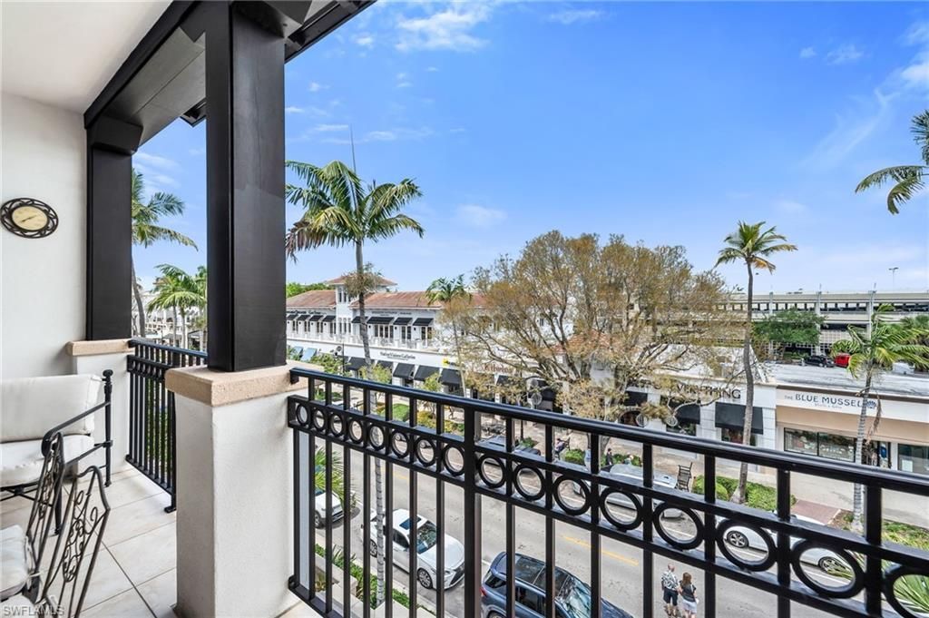 780 5th Ave S, Unit 303, Naples, FL 34102 Photo