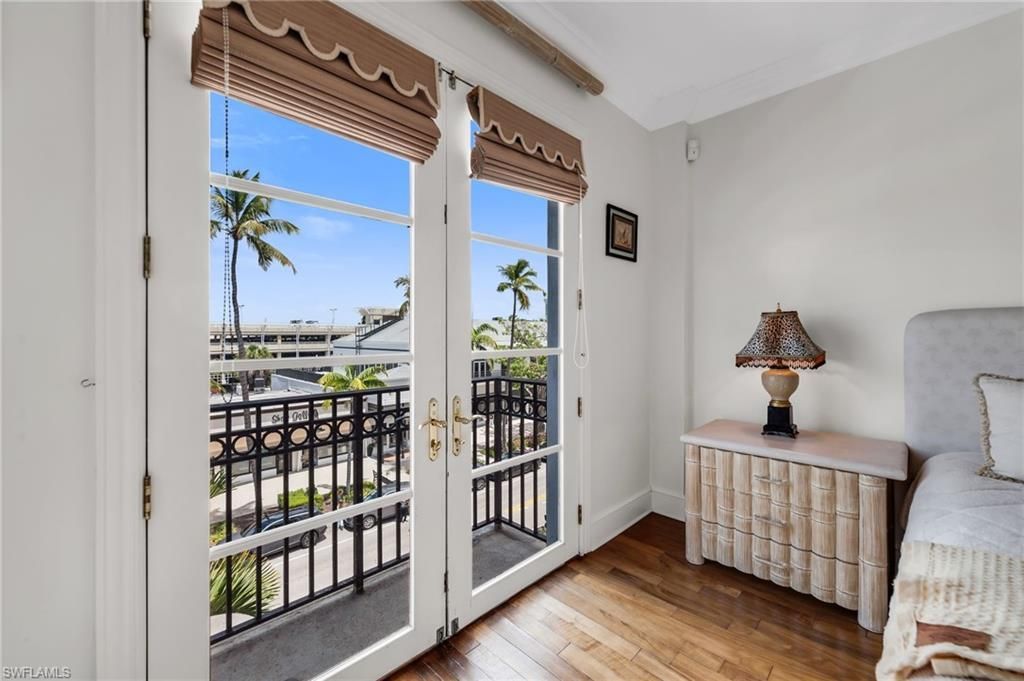 780 5th Ave S, Unit 303, Naples, FL 34102 Photo