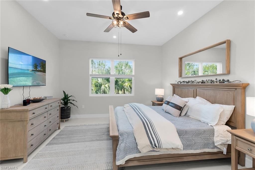 268 Indies Dr E, Unit 202, Naples, FL 34114 Photo