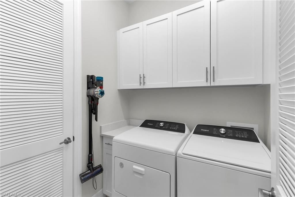 268 Indies Dr E, Unit 202, Naples, FL 34114 Photo