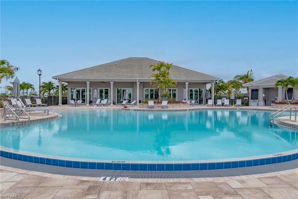 268 Indies Dr E, Unit 202, Naples, FL 34114 Photo