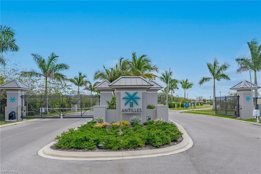 268 Indies Dr E, Unit 202, Naples, FL 34114 Photo