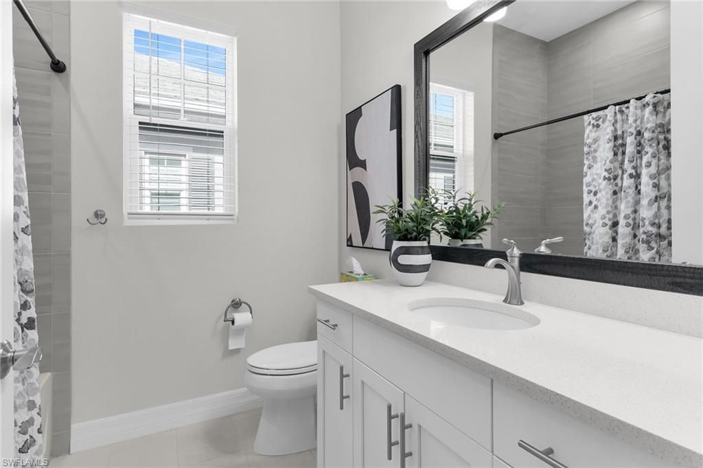 268 Indies Dr E, Unit 202, Naples, FL 34114 Photo