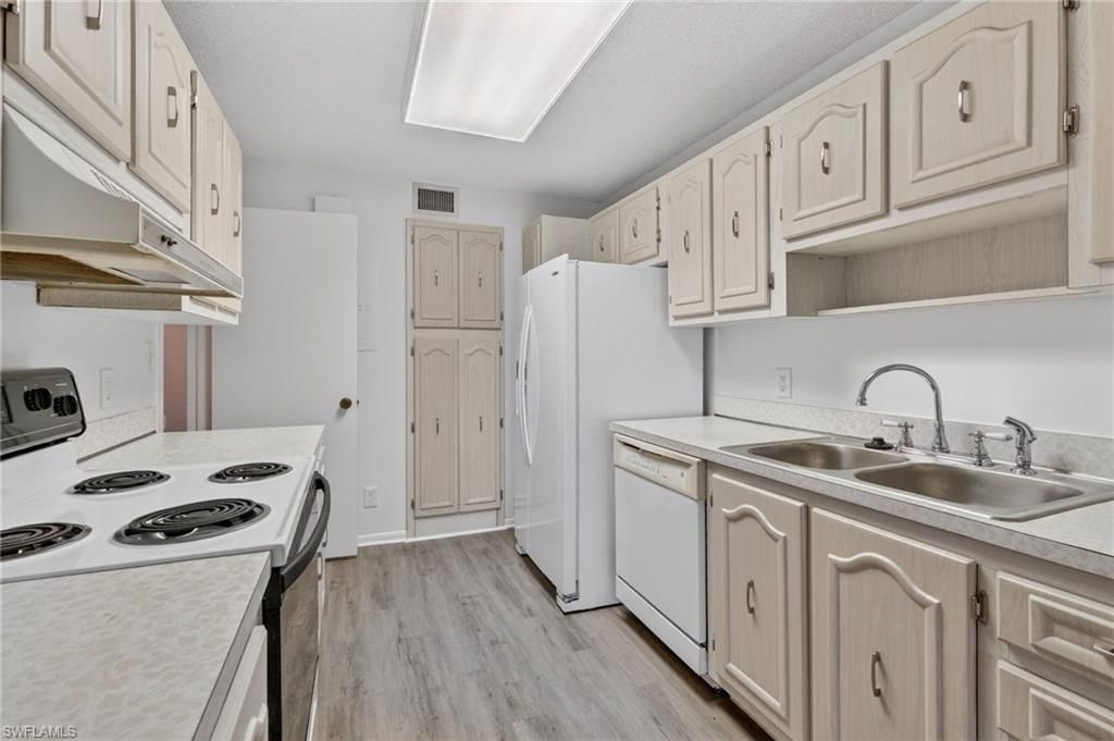 200 Pebble Beach Blvd, Unit D103, Naples, FL 34113 Photo