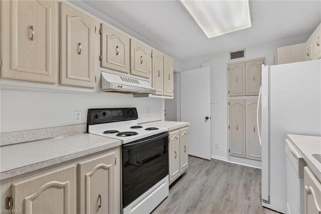 200 Pebble Beach Blvd, Unit D103, Naples, FL 34113 Photo