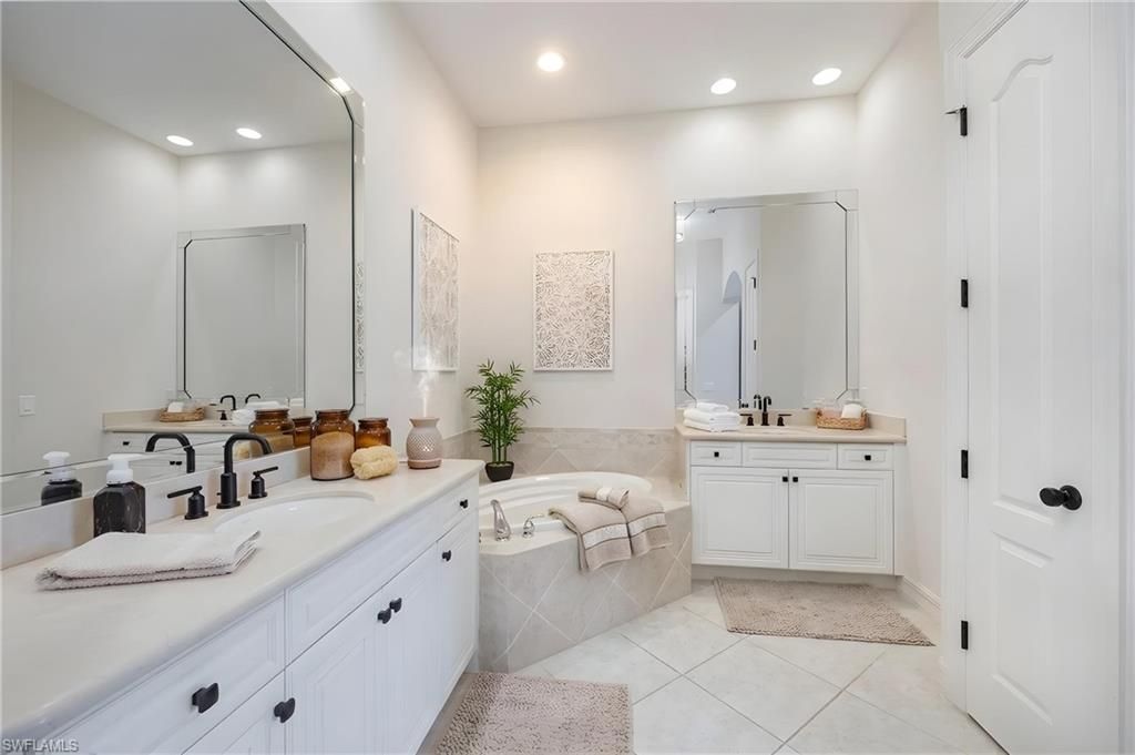 17056 Porta Vecchio Way, Unit 102, Naples, FL 34110 Photo