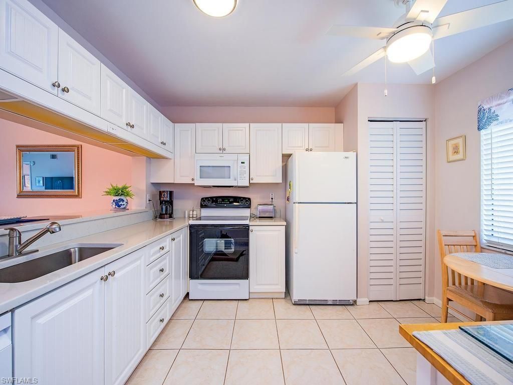 3675 Amberly Cir, Unit C207, Naples, FL 34112 Photo