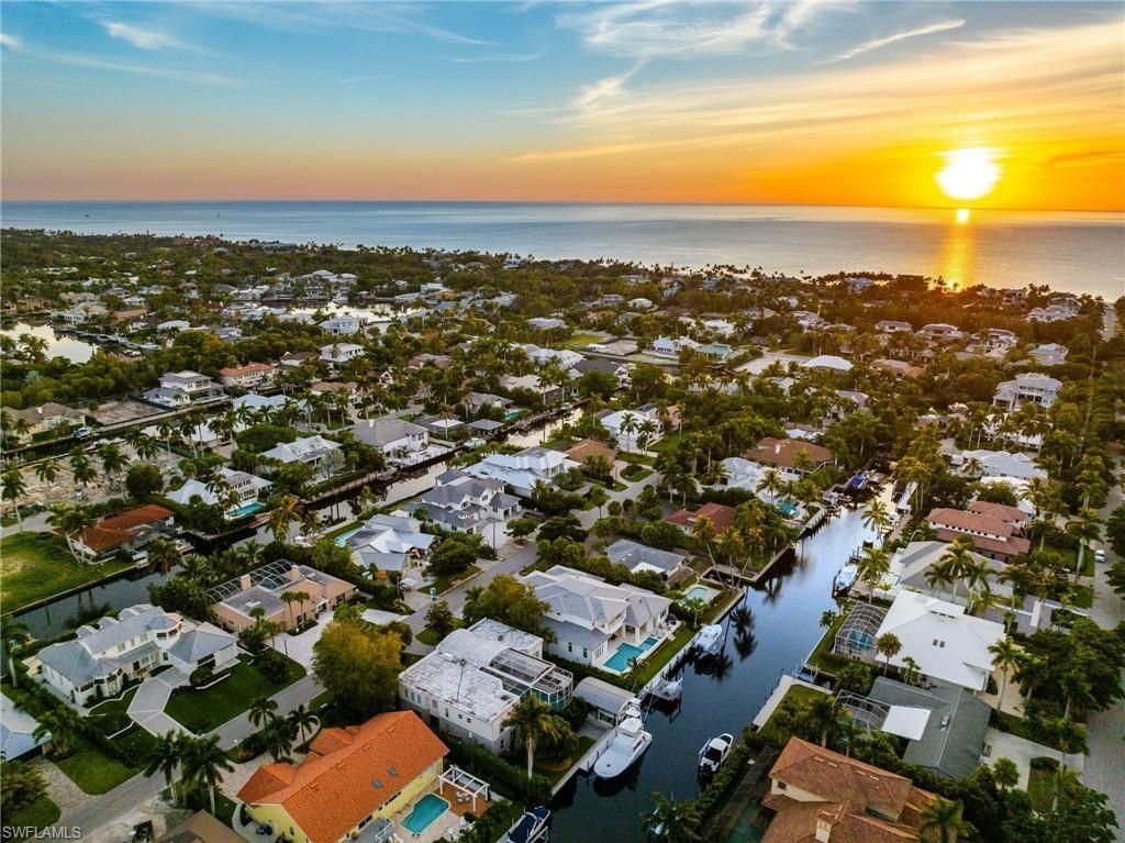 555 17th Ave S, Naples, FL 34102 Photo