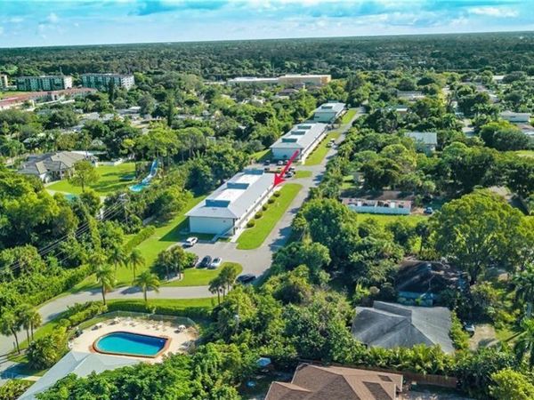 1095 Rosemary CT, NAPLES, FL 34103