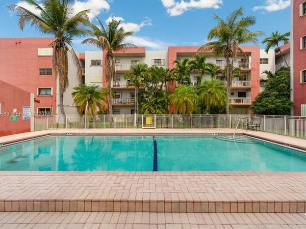 8401 NW 8 ST, Unit 401, Miami, FL 33126