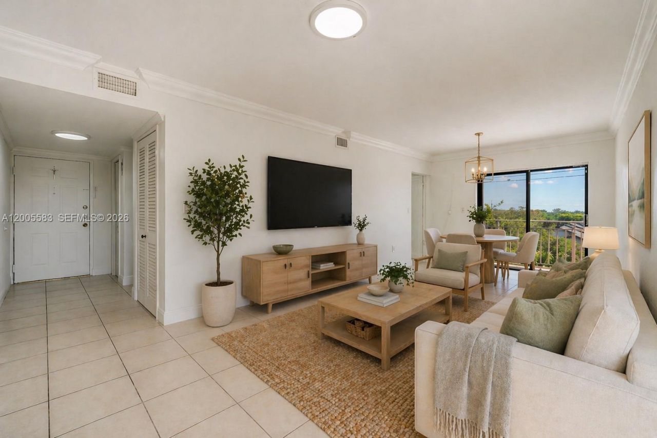 8401 NW 8 St, Unit 401, Miami, FL 33126 Photo