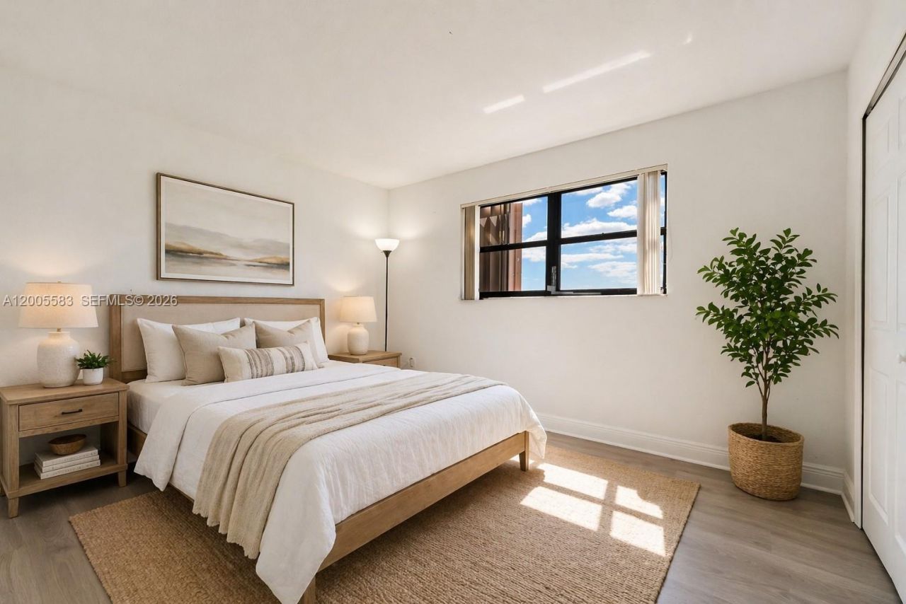 8401 NW 8 St, Unit 401, Miami, FL 33126 Photo