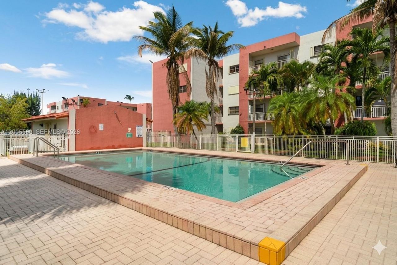 8401 NW 8 St, Unit 401, Miami, FL 33126 Photo